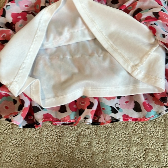 Fabulous Kate Spade ♠️ 12 month floral dress with black flower trim - Picture 6 of 8